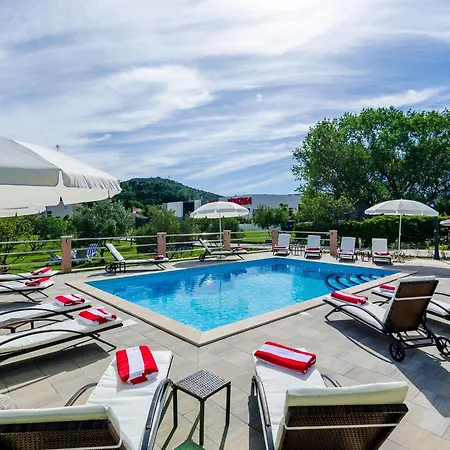Mali Paradiso - Comfort With Balcony And Pool View A2 Apartment