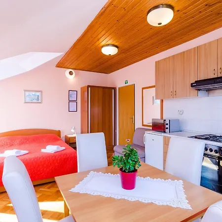 Apartment Mali Paradiso - Comfort With Balcony And Pool View A2