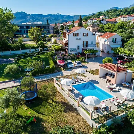 Apartment Mali Paradiso - Comfort With Balcony And Pool View A2